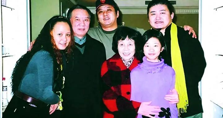 原來他是劉歡的小舅子，兩次救姐夫於絕境，一己之力洗白劉歡污點
