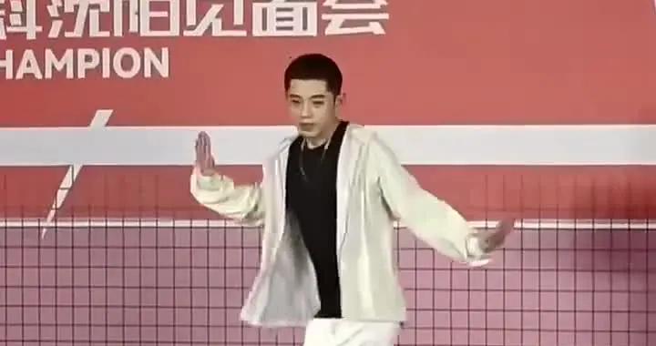 網速夠快！張繼科同款慶祝動作“致敬”王楚欽，網友笑噴