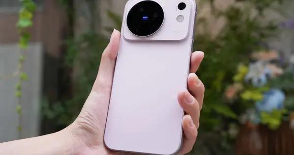vivo X500：vivo最強標準版 從一抹“晨曦”開始