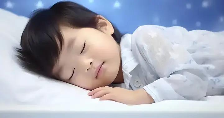 孩子半夜被疼醒，媽媽一個動作讓蟑螂從耳朵掉出來，醫生：不用治