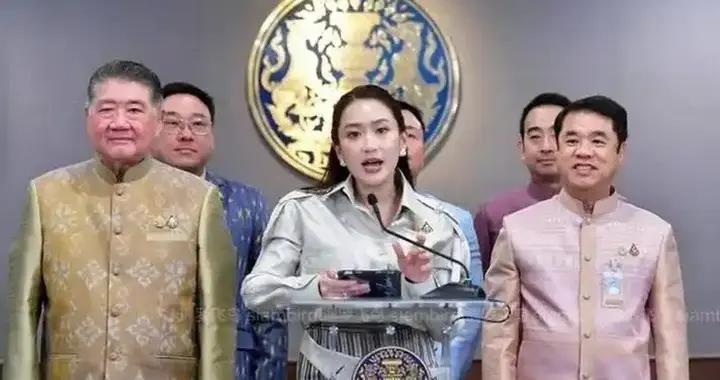 他信帶上英拉佩通坦，一門三總理全在中國，泰國政局已到臨界點