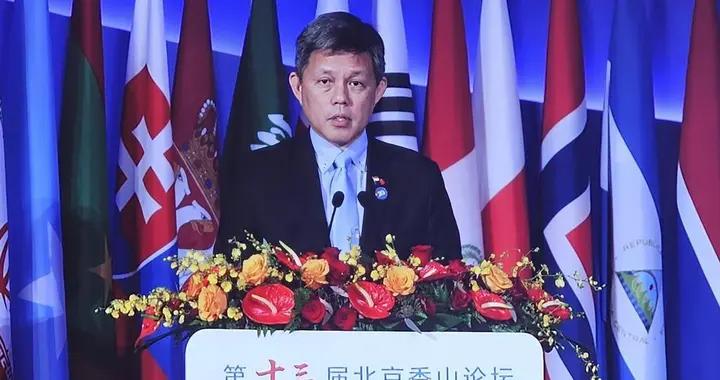 新加坡高官操着一口中文，要求中國以德服人，爲何不對美國說