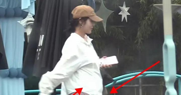 曝張佳寧疑似懷孕，肚大如籮像快臨盆了，走路外八、孕相十足！