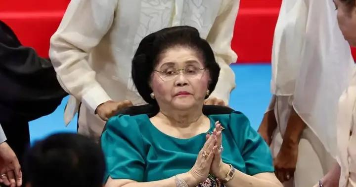 小馬科斯用一紙裁決，成功給97歲母親翻案，順手也給家族洗白了