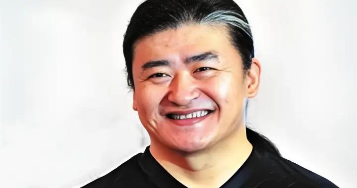 去世僅2天，人民日報對劉歡的稱呼變了，五字之差釋放強烈信號