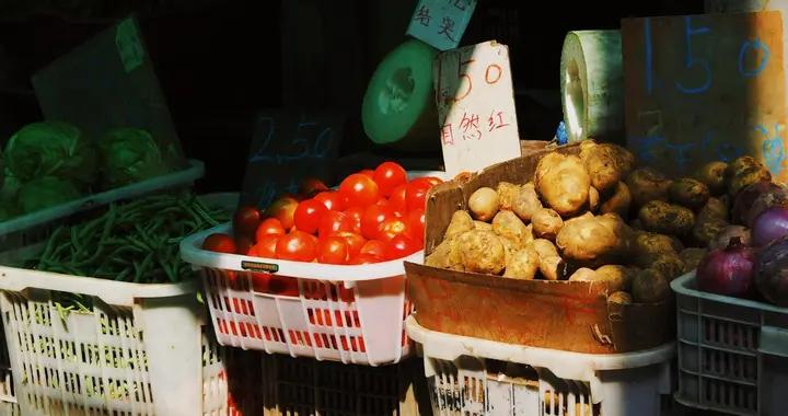 秋天，老菜農坦言：少買4 樣反季蔬菜，不好喫沒營養，別花冤枉錢