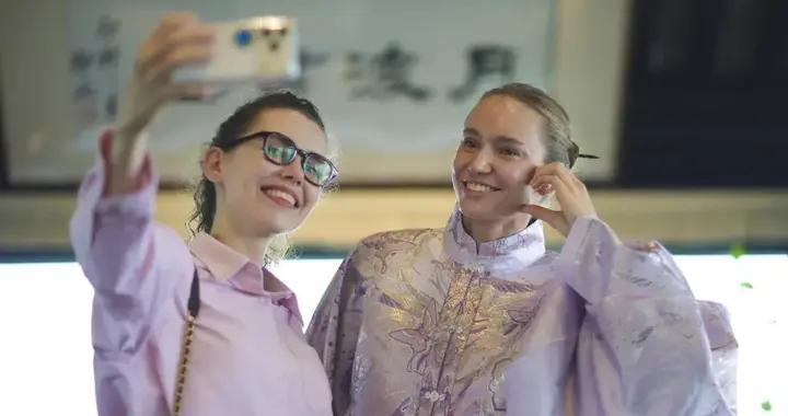 寧波網球公開賽落幕，萊巴金娜衛冕：“我愛這座城市”