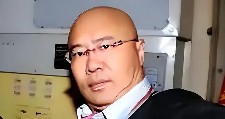 2022年，煽動美軍炸中國，被罵頭號叛徒的“專家”，現在啥下場？