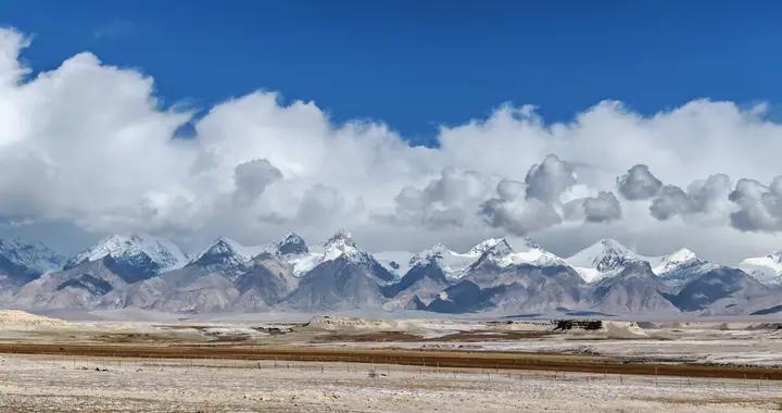 帕米爾必打卡的景點，木吉溼地泥火山羣，國內極其罕見的地質景觀