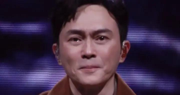 演唱會失控落淚，又和前女友同臺合唱，張智霖這一晚爭議四起