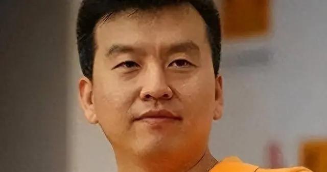 老婆跑了、兒子丟了、爹孃走了，61歲主持人張澤羣在國外過生日