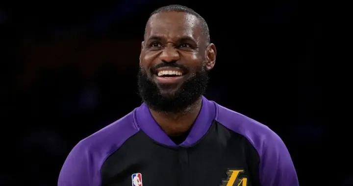 左腳傷病管理！詹姆斯明日出戰鵜鶘成疑 再缺陣4場將無緣評獎