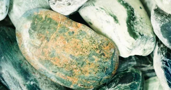 沿新西蘭高山觀景火車鐵路，尋跡毛利玉石文化