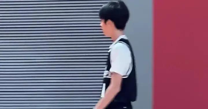 圓爸爸的籃球夢？鄧超兒子參加蔡崇信獎學金籃球訓練營