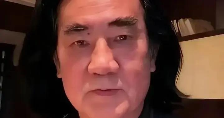 74歲張紀中“服老”了，剃鬍須染黑髮年輕20歲，和杜星霖更般配