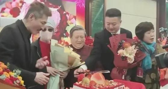 張志寬80大壽還收徒！師弟李立山到場祝賀，兒子張子健老到認不出