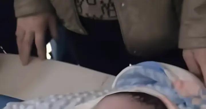 “最胖新生兒”火了，出生12斤5兩被圍觀，網友：奶奶夢中情孫