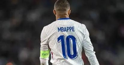 因接受姆巴佩的捐款，一名負責法國隊安保警官被罰提前退休