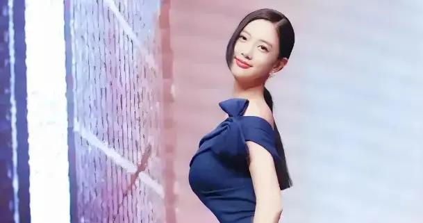 “亞洲第一美”克拉拉，6年豪門夢碎，離婚復出身材依然好頂啊