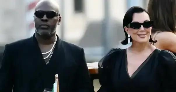 70歲卡戴珊皇后好自信，攜45歲黑男友過節真壕，鑽石衫蓬鬆裙太酷