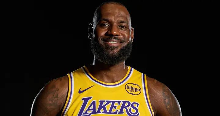 NBA官方：一起祝湖人隊勒布朗-詹姆斯41歲生日快樂！