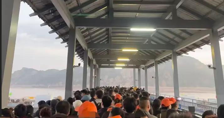 舟山人嘴真嚴啊，不排隊就能買到普陀山馬年手串，竟不告訴我！