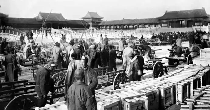 故宮文物爲何“沉睡”南博庫房？記住這場“以命相護”的文物大遷徙！