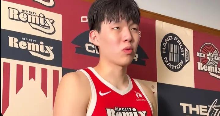 楊瀚森自評18+10還不錯！調侃對手上身體：等他六犯我對他笑呵呵