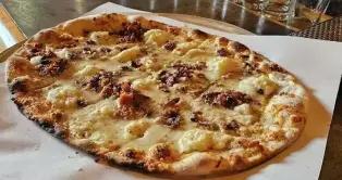 咬一口，讓人“垂死病中驚坐起”的土豆泥Apizza，是我唯一愛喫的披薩