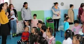 孩子口袋掉出“玩具”讓老師臉都綠了，園長：退園！律師：不犯法