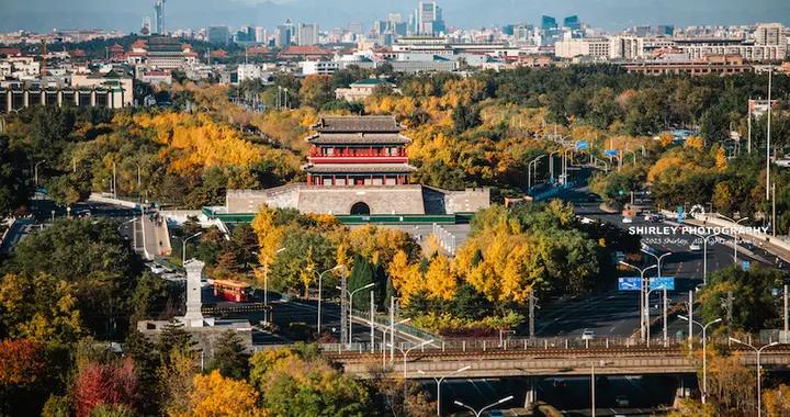 68年前拆除的永定門，斥巨資重建後，真成了林徽因口中的假古董？