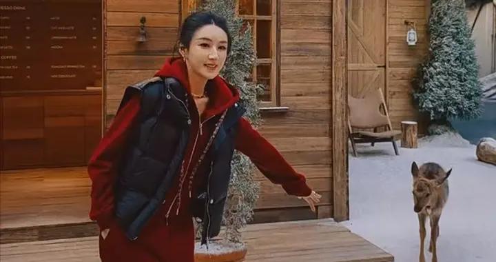 明星同款也適合你！跟薇婭、張予曦學習自帶氛圍感的冬日紅裝！