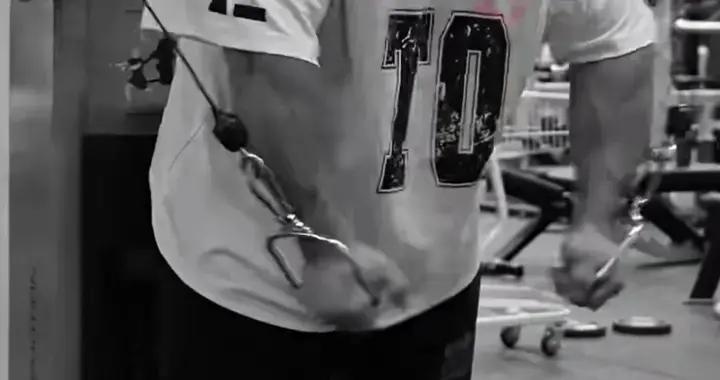 健美冠軍王昆去世，曾獲職業賽8連冠，肌肉線條如刀刻