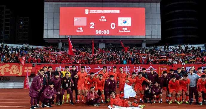 年輕才俊湧現，職業聯賽回暖，中國足球在2025年看見觸底反彈的曙光