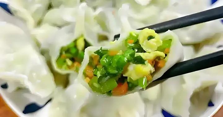 冬至包餃子，這3種餡是首選，時令蔬菜鮮過韭菜，鮮嫩多汁又營養