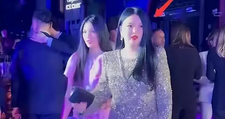 李湘的算盤打錯了，本來想推女兒進豪門圈子，沒想到被全網鄙視了