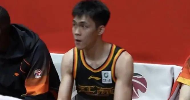 預定最佳新秀？龐崢麟高效砍32分4助攻，前三場得分均上雙