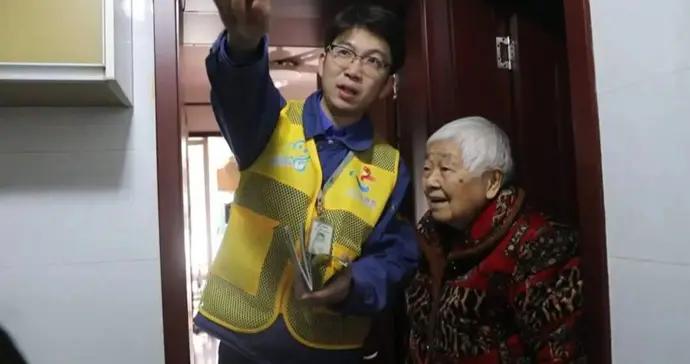 從“送溫暖”到“建體系”，上海志願服務如何織就城市“溫柔結界”