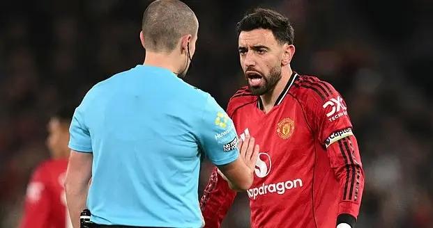 郵報：曼聯高層對裁判多次爭議判罰不滿，要找韋伯會談