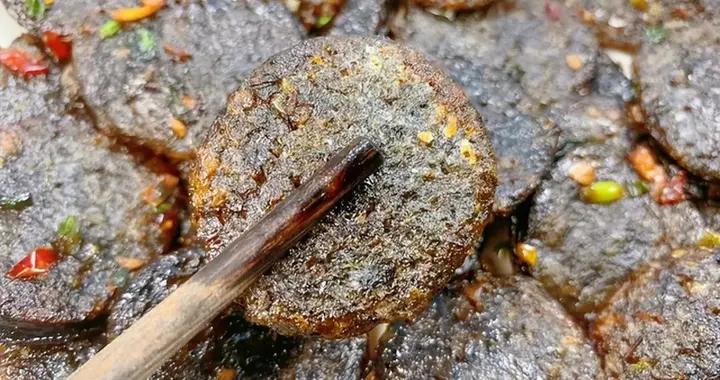 這菜被稱爲“補鐵之王”，紅棗也比不過它，10塊錢炒一鍋，太香了