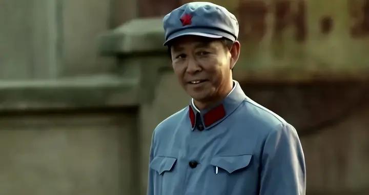 原來他們是真夫妻，一家三口演《父母愛情》火了，兒子成了大導演