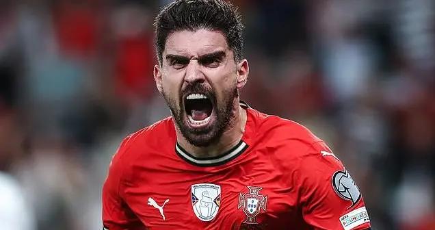 郵報：曼聯可能考慮魯本-內維斯，利雅得新月願意2000萬鎊出售