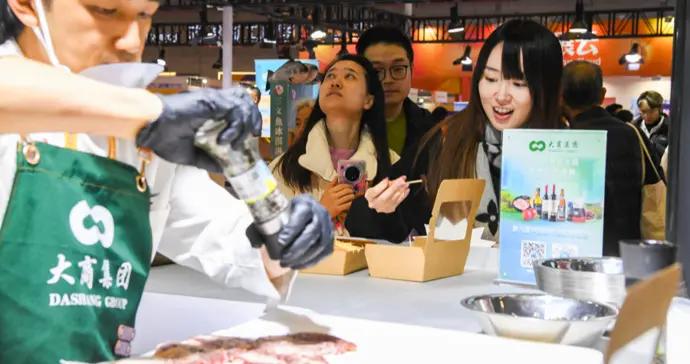 逛喫“小進博”全球好物買回家,首屆進博優品交易會今日啓幕