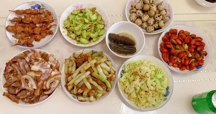 曬曬一家五口人的午餐，葷素搭配，簡單好做，營養一點也不湊合！