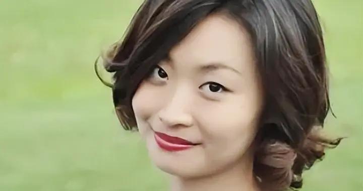 敬一丹女兒不繼承過億家業，嫁老外到鄉村做公益教育，穿搭好簡樸