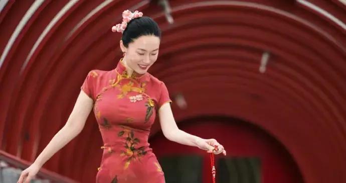 退圈12年，被嘲身材發福，霍思燕卻悶聲幹大事，帶狗奪得世界冠軍