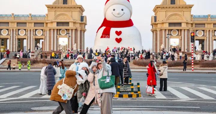 頂流歸來！哈爾濱羣力音樂公園大雪人引客打卡