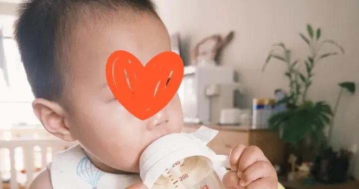 孩子一歲後“多喫飯還是多喝奶”，媽媽搞反會讓娃長不高還變傻