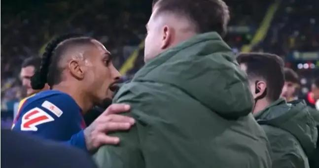 每體：拉菲尼亞是巴薩場上的領袖，會安慰隊友或幫他們出頭