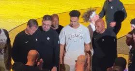 追夢第三節與科爾發生爭執後被趕回更衣室，末節勇士淨勝17分